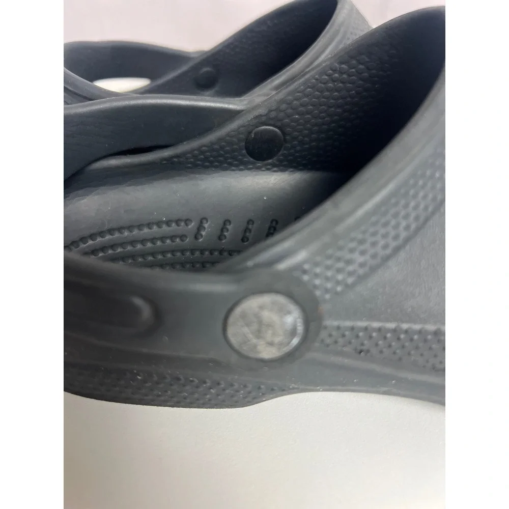Crocs Classic Clog Black Kids Junior Size J3 with Tom and Jerry Jibbitz Charms